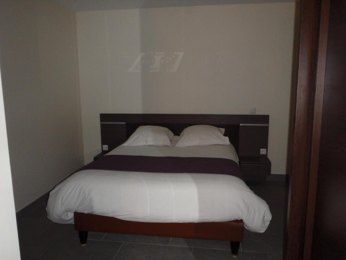 Contact Hotel Les Ailes Шаль-ле-О Экстерьер фото